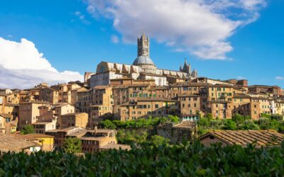 SIENA E APERITIVO NELLA PIAZZA PRINCIPALE DELLA CITTÀ